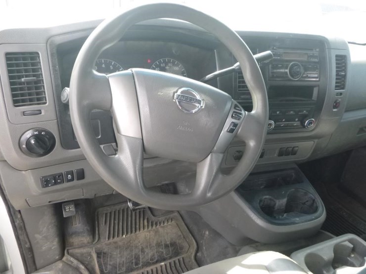 2013-nissan-nv2500-image-10