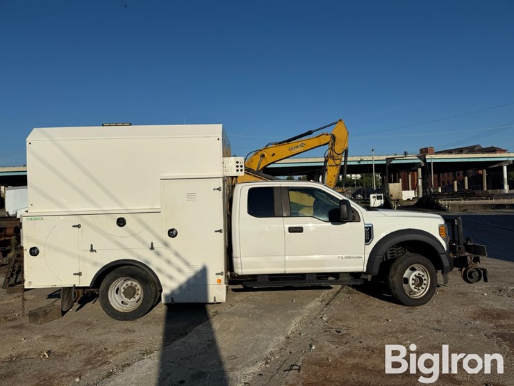2017-ford-f550-xl-image-4