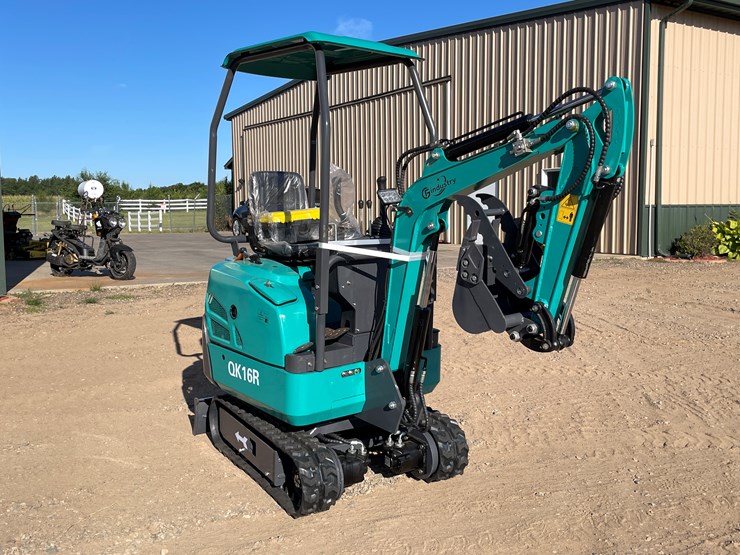 #9412-•-2025-unused-cfg-mini-excavator-image-2