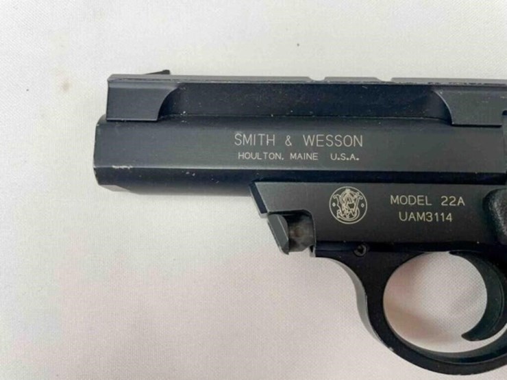 smith-&-wesson-22lr-pistol-image-8