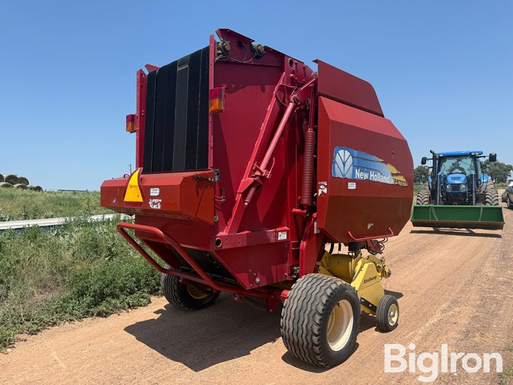 2014-new-holland-br7070-image-5