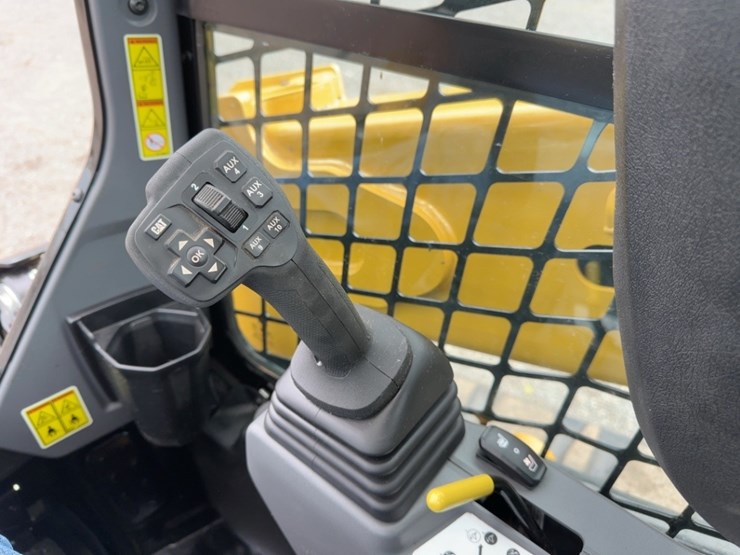 2024-caterpillar-265-track-skid-steer-image-21
