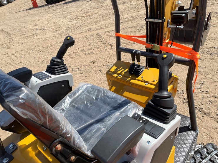 #9371-•-2025-unused-cfg-mini-excavator-image-7