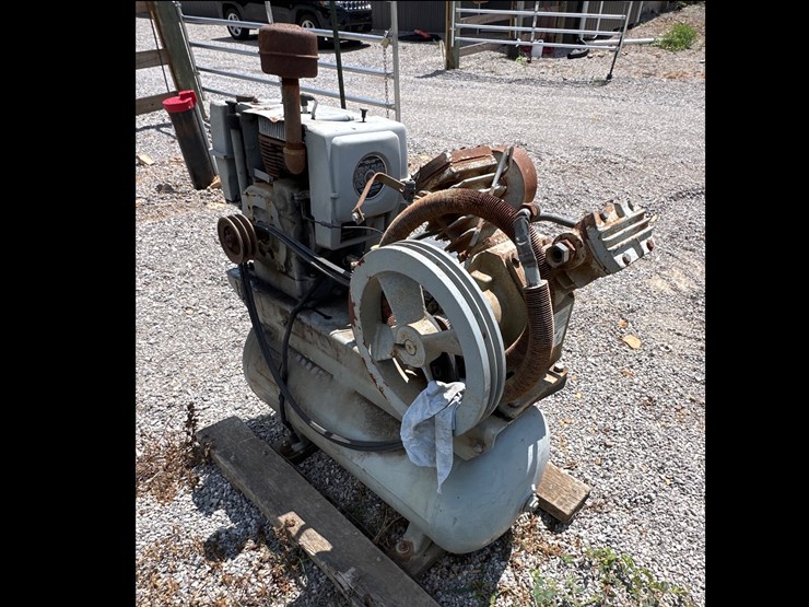 #99-•-industrial-air-compressor-t30-image-4
