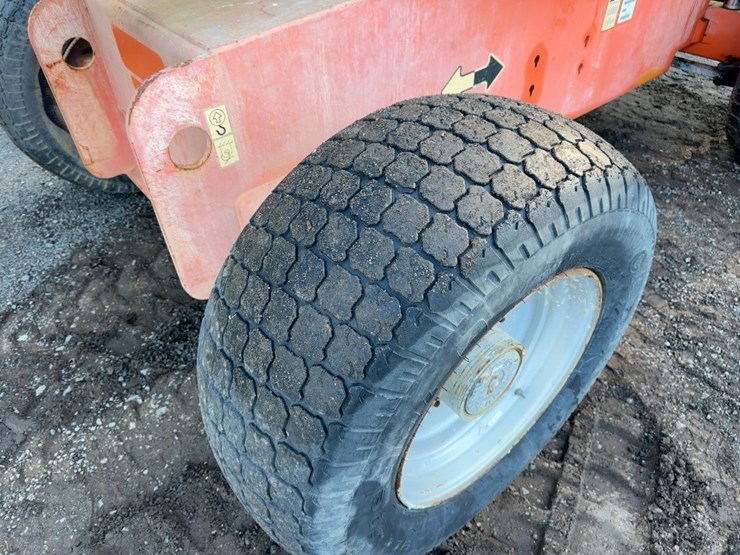 2015-jlg-600s-image-13