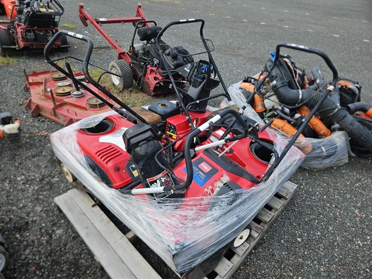 quantity-toro-snow-throwers-image-1