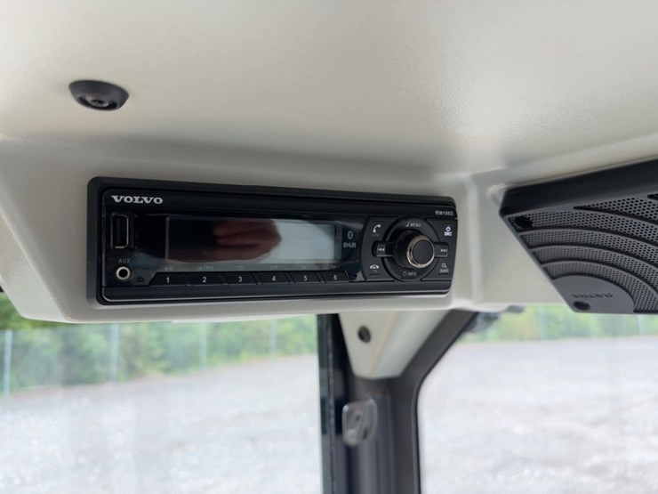 2021-volvo-ecr50f-mini-excavator-image-31