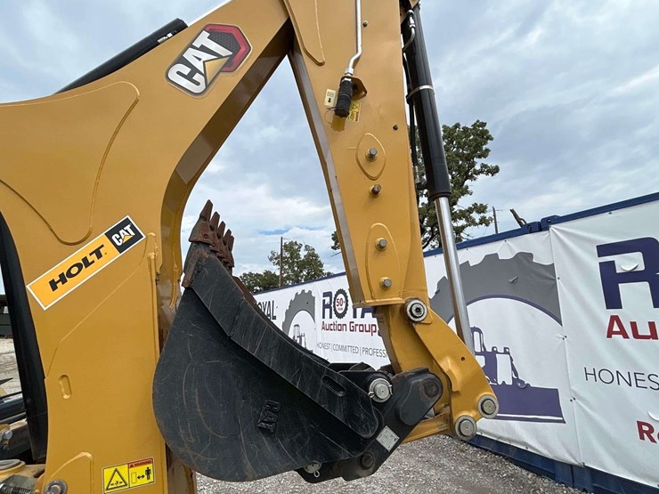 2021-caterpillar-428-image-22