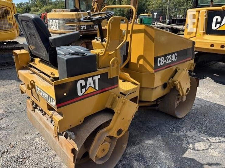 1997-caterpillar-cb-224c-image-28