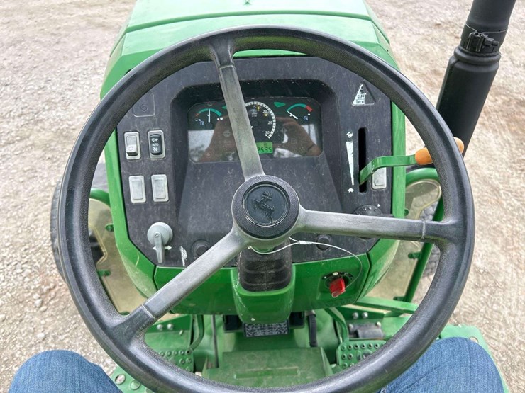 2016-john-deere-5055e-image-12