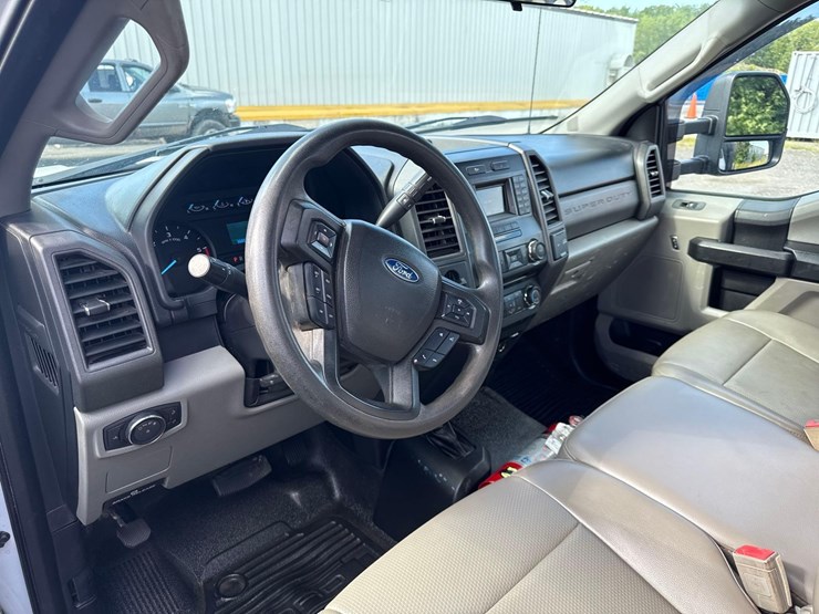 2018-ford-f450-xl-image-7