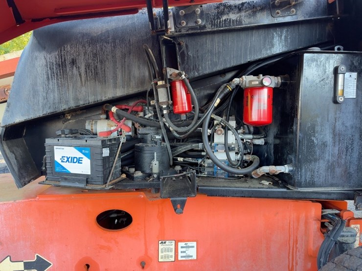 2015-jlg-600s-image-14
