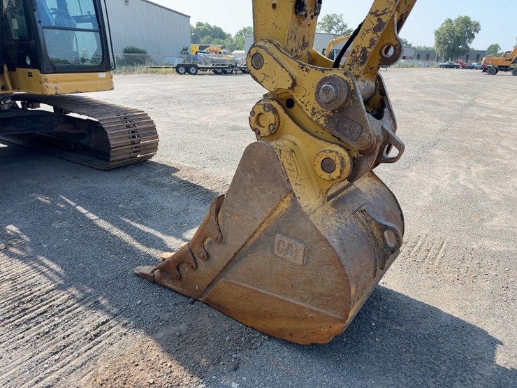 2016-caterpillar-325flcr-hydraulic-excavator-image-8