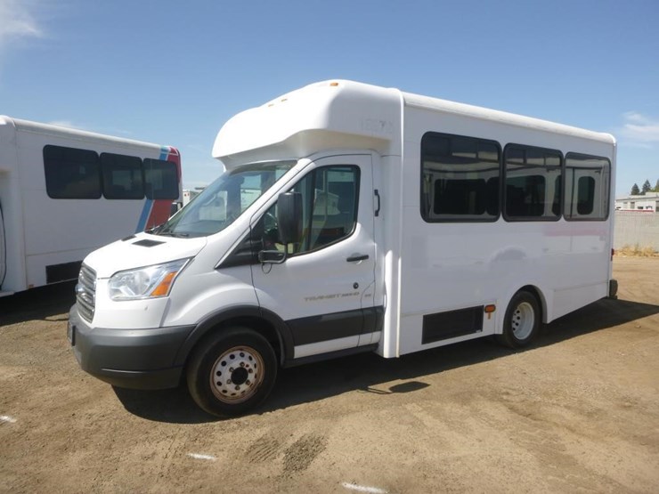 2018-ford-e350-image-2