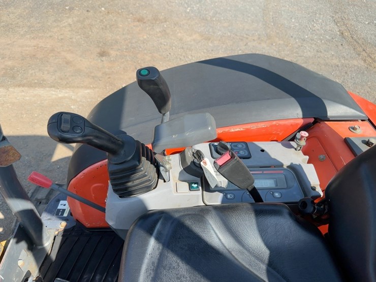 2011-kubota-u35-image-29