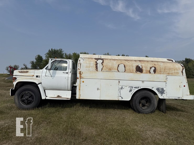 1981-gmc-7000-image-2