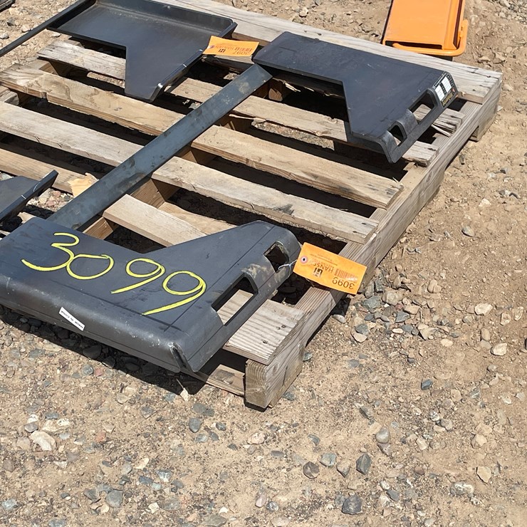 #3099 • Unused 2025 Wolverine Quick Tach Cut Out Mount Plate