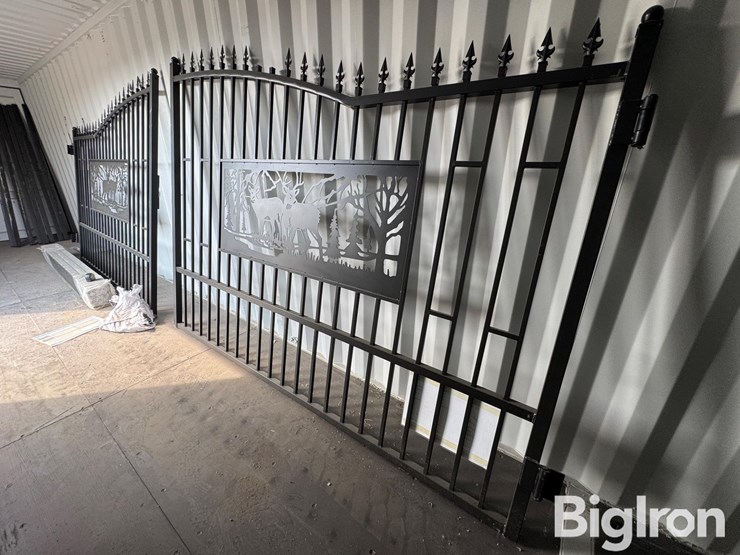 18'-bi-parting-decorative-gates-w/fencing-image-1