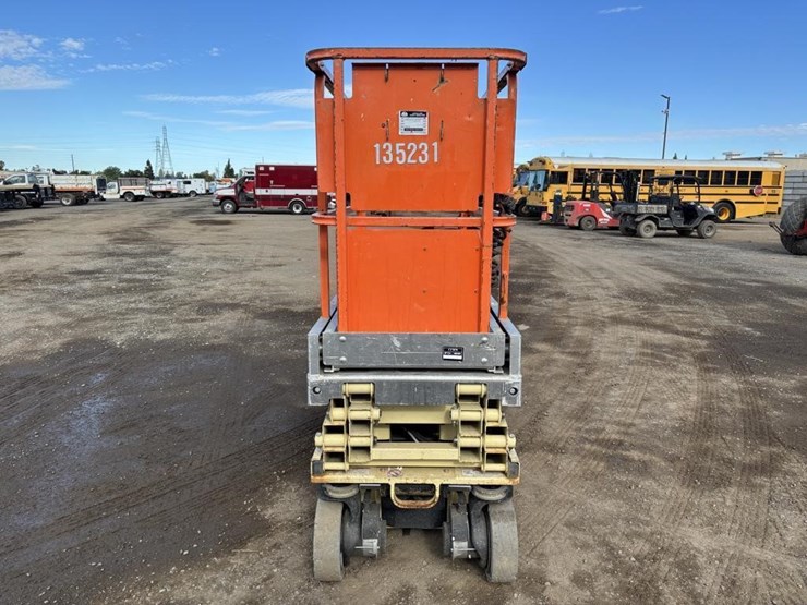 2014-jlg-1930es-image-5