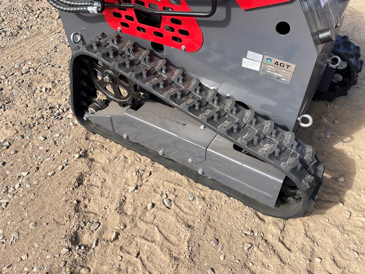 #9471-•-unused-2025-agt-skid-steer-loader-image-17
