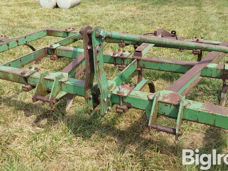 john-deere-100-image-9
