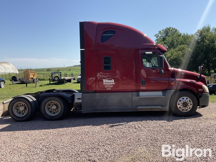 2015-freightliner-cascadia-125-evolution-image-4