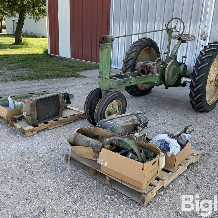 1944 JOHN DEERE B