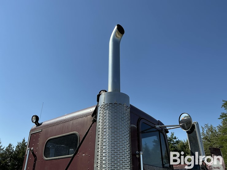 2000-freightliner-fld120-image-20