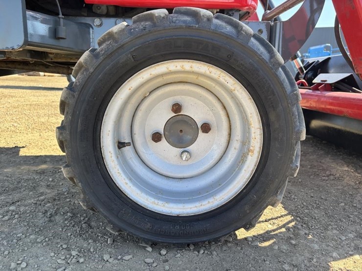 2017-massey-ferguson-gc1710-image-23