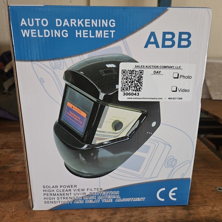 AUTO DARKENING WELDING HELMET