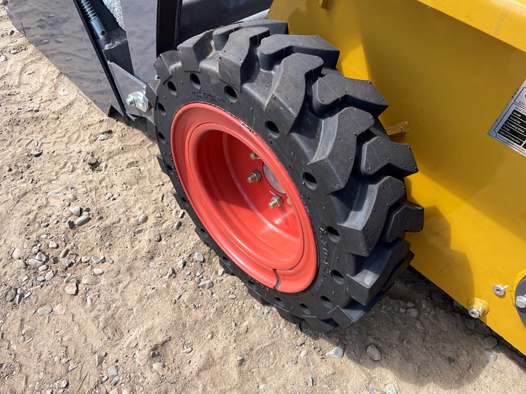 #9456-•-unused-2025-cfg-skid-steer-loader-image-18