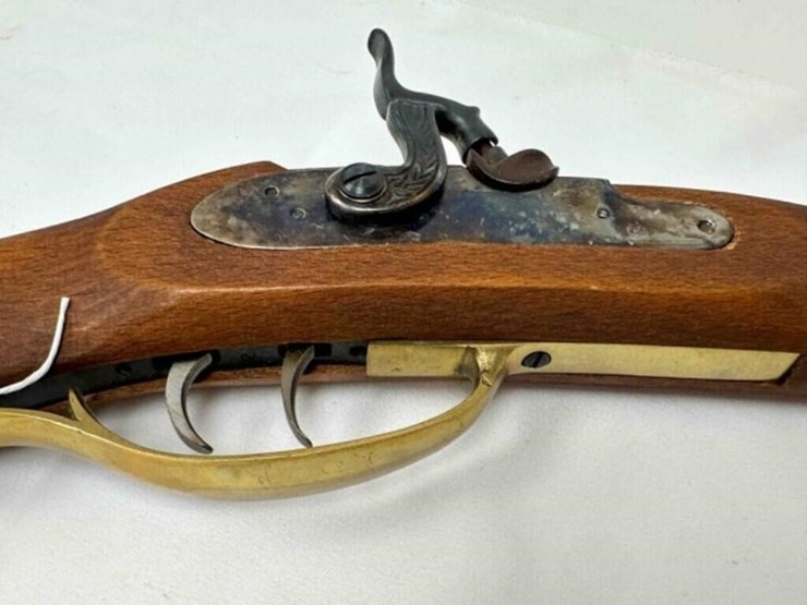 traditions-crockett-.32-cal-muzzleloader-image-12