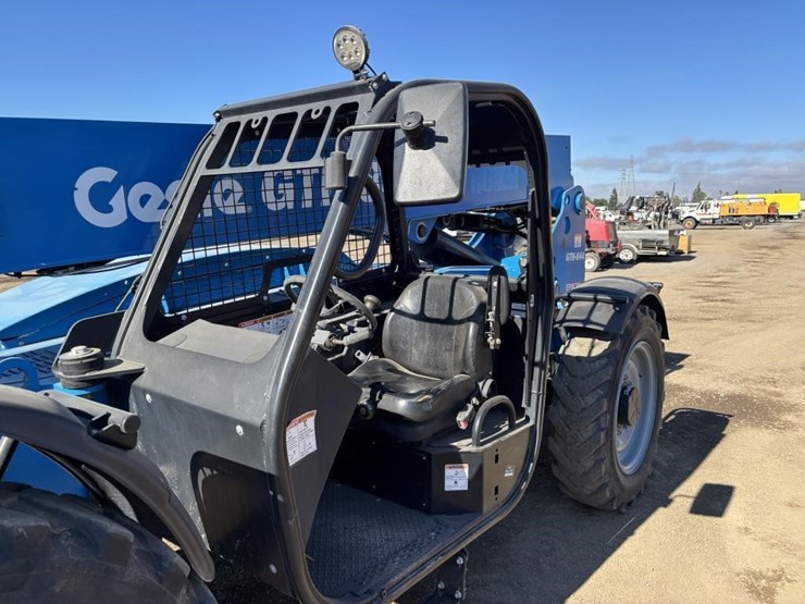 2018-genie-gth844-image-23