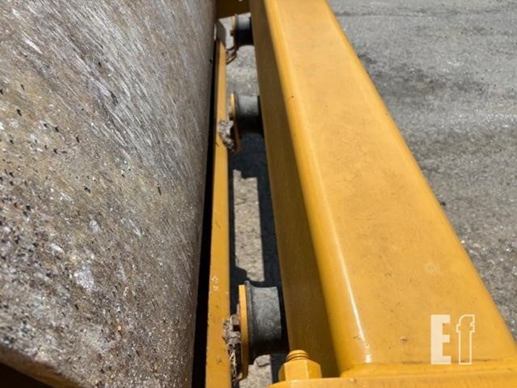 2016-caterpillar-cs54b-image-13