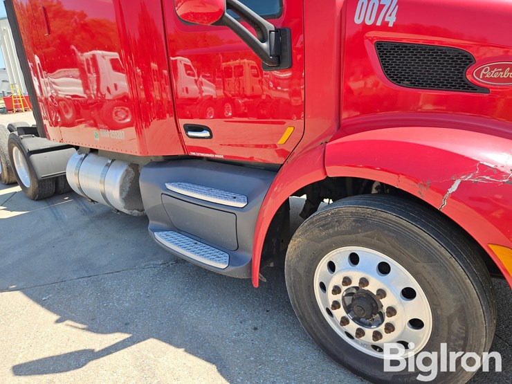 2015-peterbilt-579-image-16