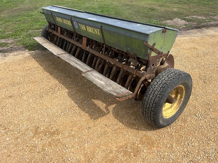 john-deere-10-image-3