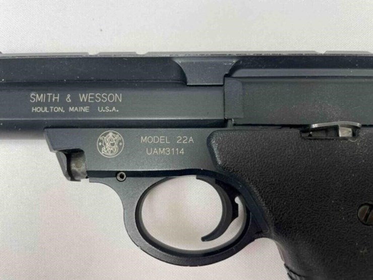 smith-&-wesson-22lr-pistol-image-9