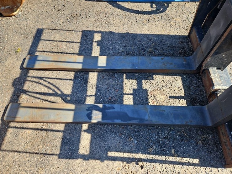 60"-hydraulic-side-shift-forks-image-5
