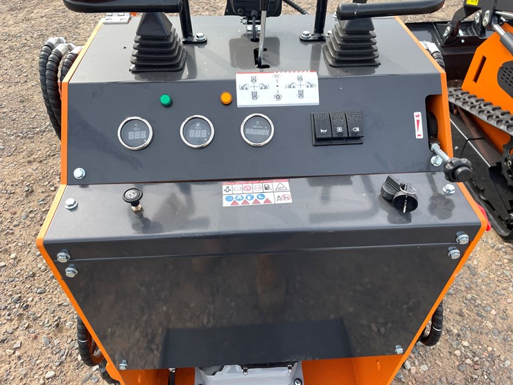 #9084-•-unused-2025-landhero-mini-skid-steer-loader-image-9
