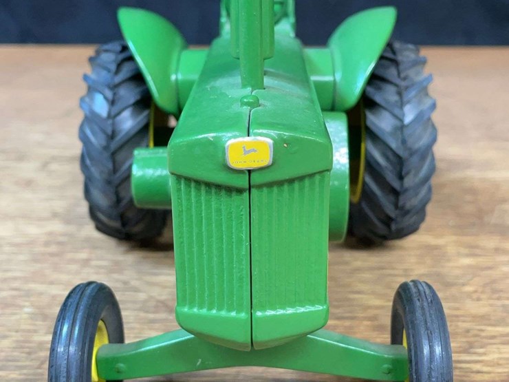 john-deere-830-image-7