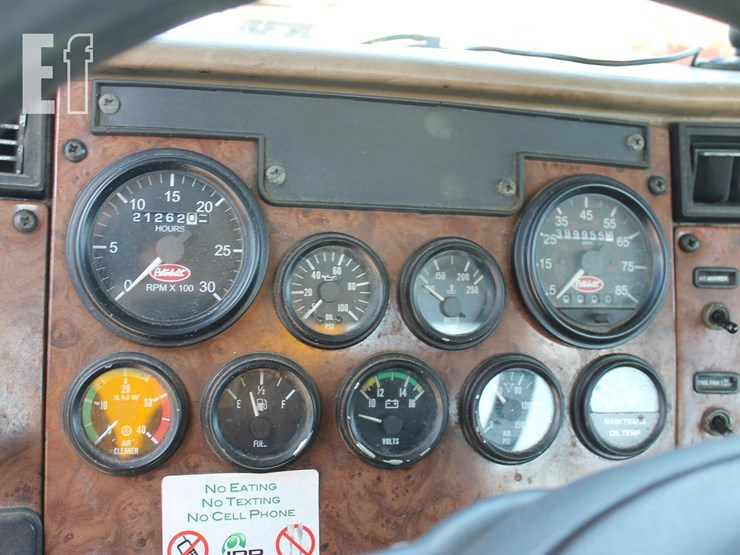 2005-peterbilt-335-image-12