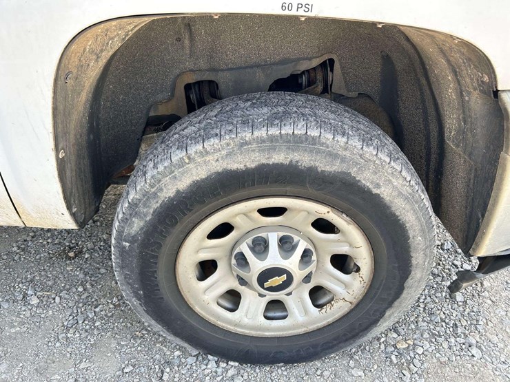 2012-chevrolet-silverado-2500-image-25