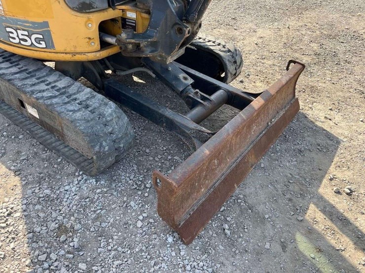 2016-deere-35g-image-10