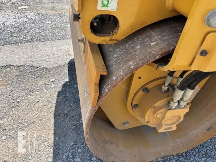 2019-caterpillar-cb24b-image-29