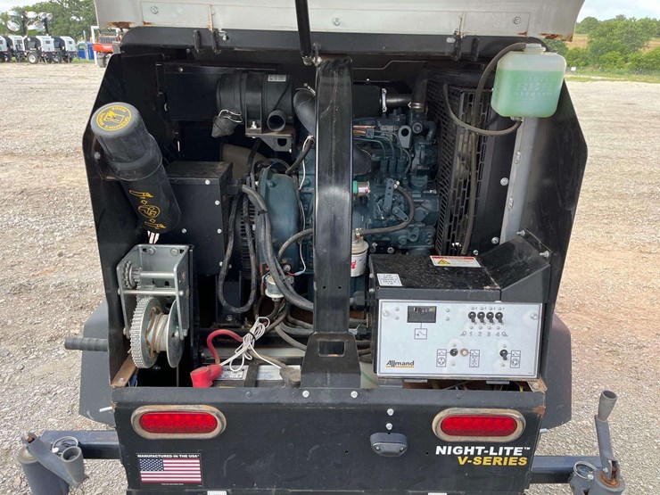 2019-allmand-bros-night-lite-v-series-image-7