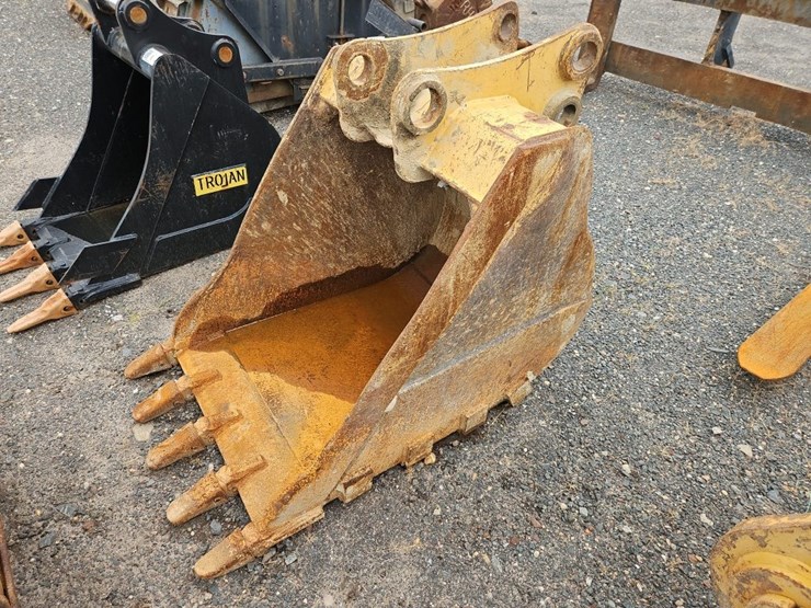caterpillar-30-image-1