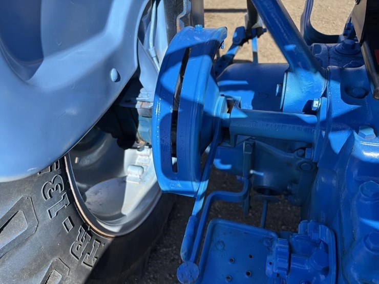 ford-2810-image-25