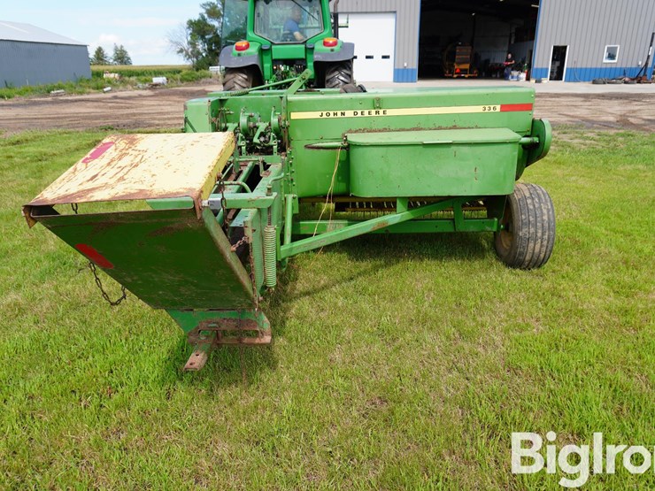 john-deere-336-image-6