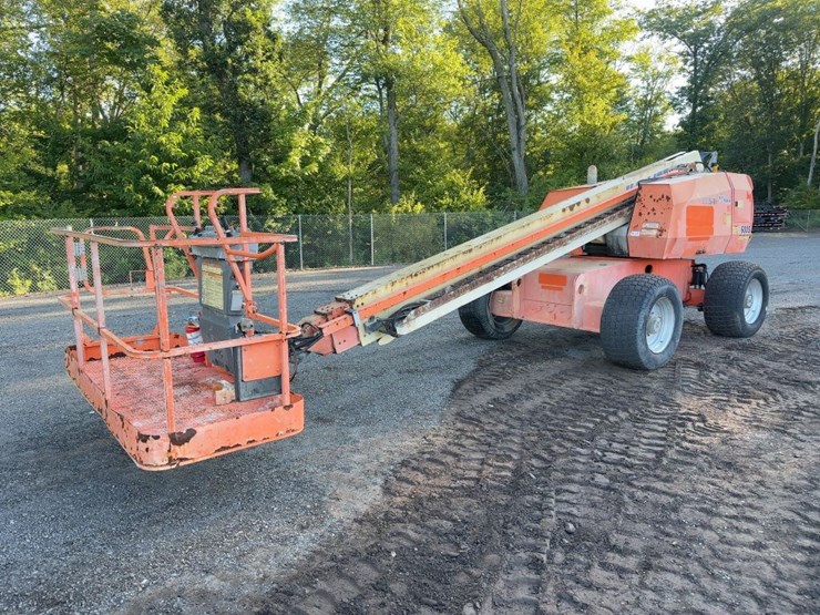 2015-jlg-600s-image-1