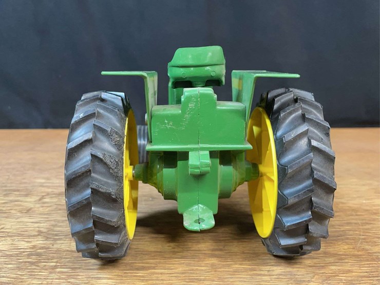 john-deere-16-image-4